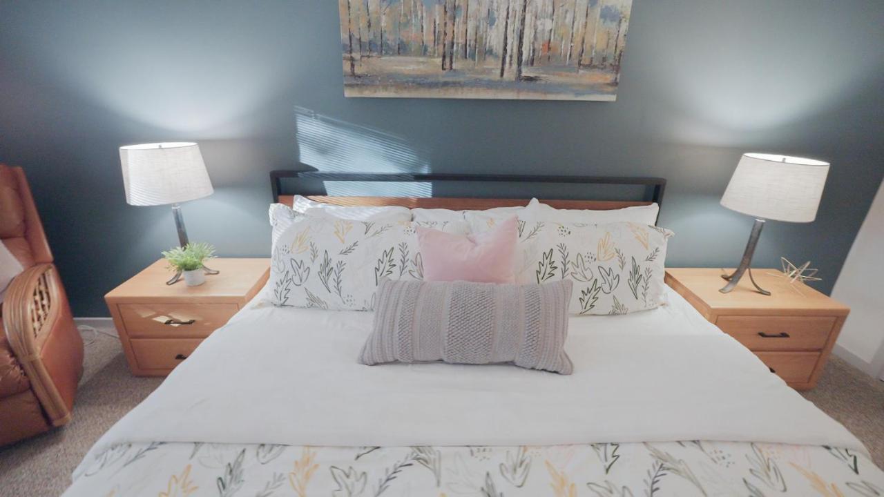 O Tremblant Enjoy The Warmth Of A Fireplace *